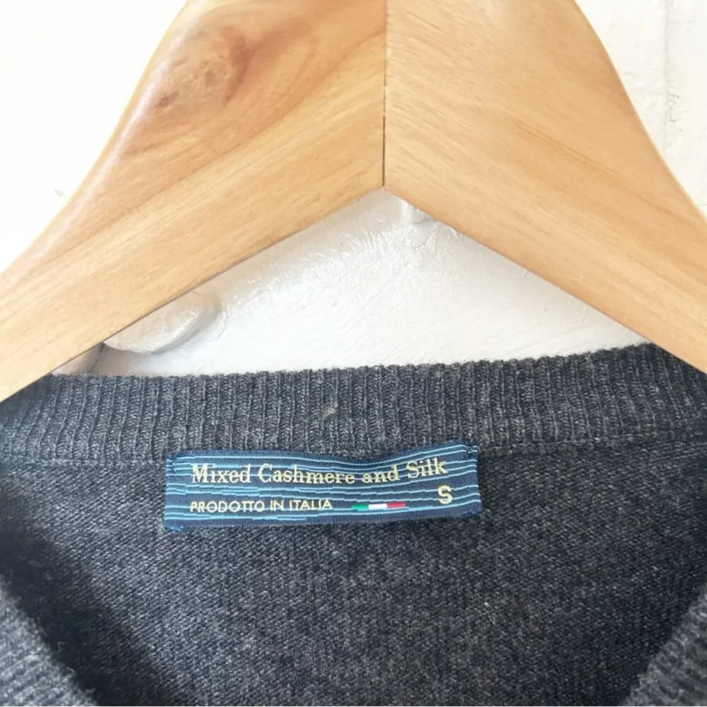 Mixed Cashmere and Silk V-Neck Sweater Soft Lightweight Gray Long Sleeve Size S